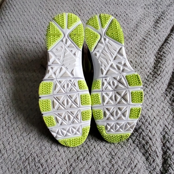 Nike tennis shoes - Picture 5 of 6